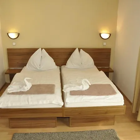 Penzion Penzion Pod Zámkem *